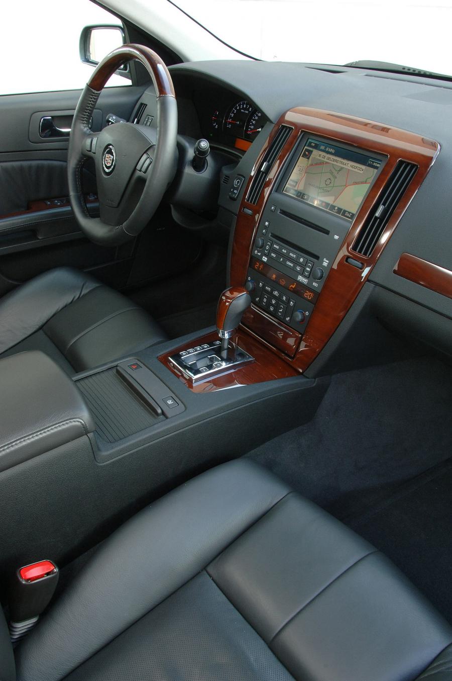  Cadillac STS 2005 года  (фото 43 из 95)